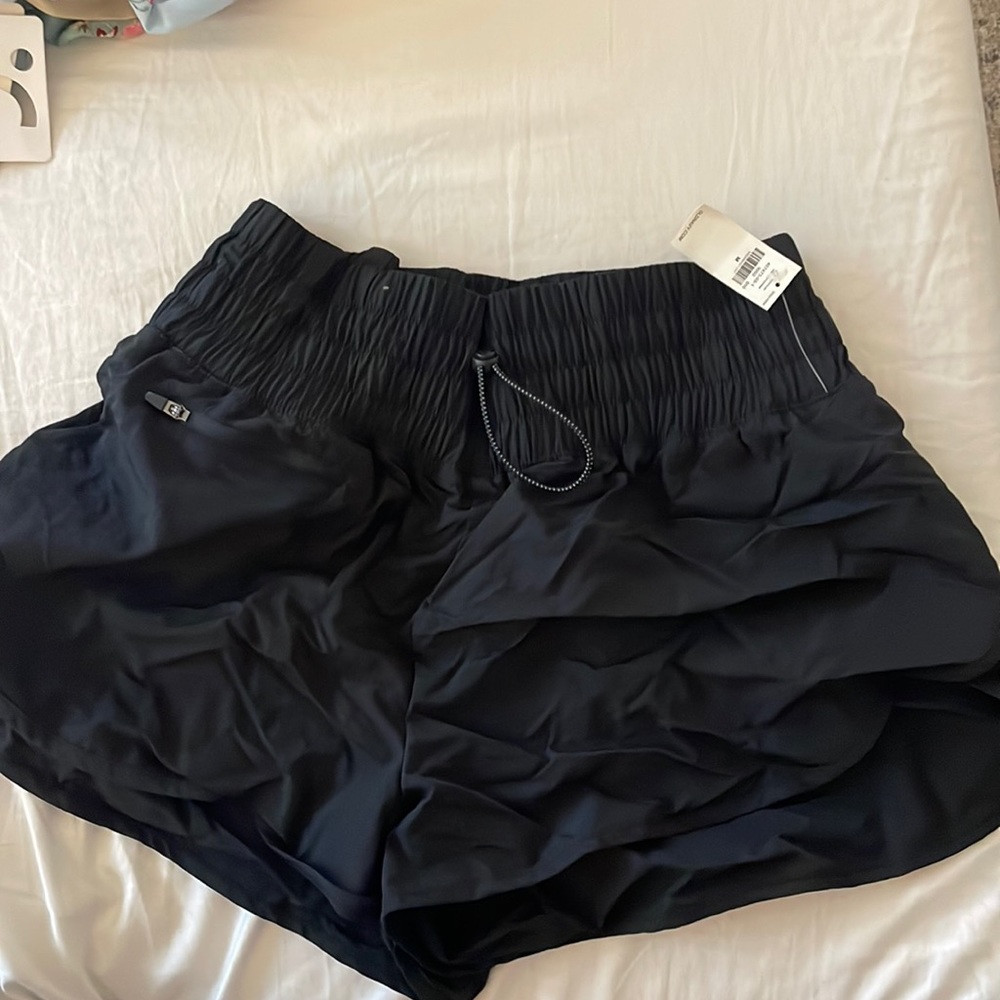Black high-waisted Old Navy shorts NWT